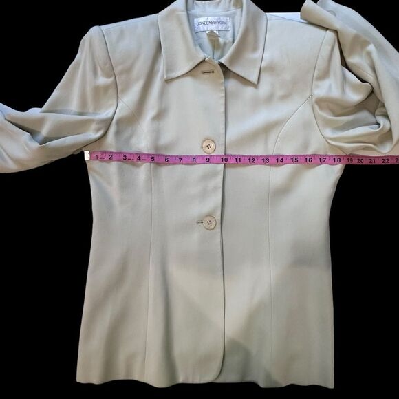 Vintage Crepe Silk Ecru Blazer and Pants suit - Jones New York - Picture 14 of 16